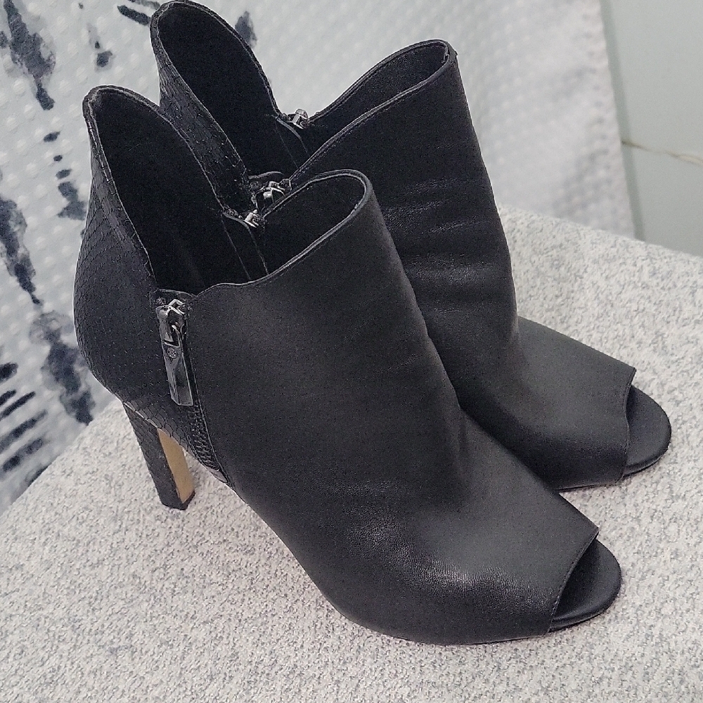 Michael Kors Elegant Black Peep-Toe Ankle Boots Size 8.5 - Picture 11 of 13
